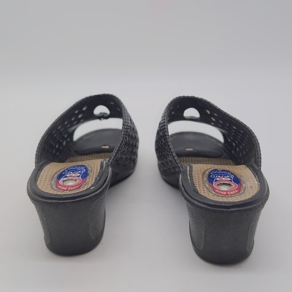 Otafuku Zero Zero Magnetic Black Wedge Sandals - Picture 5 of 7